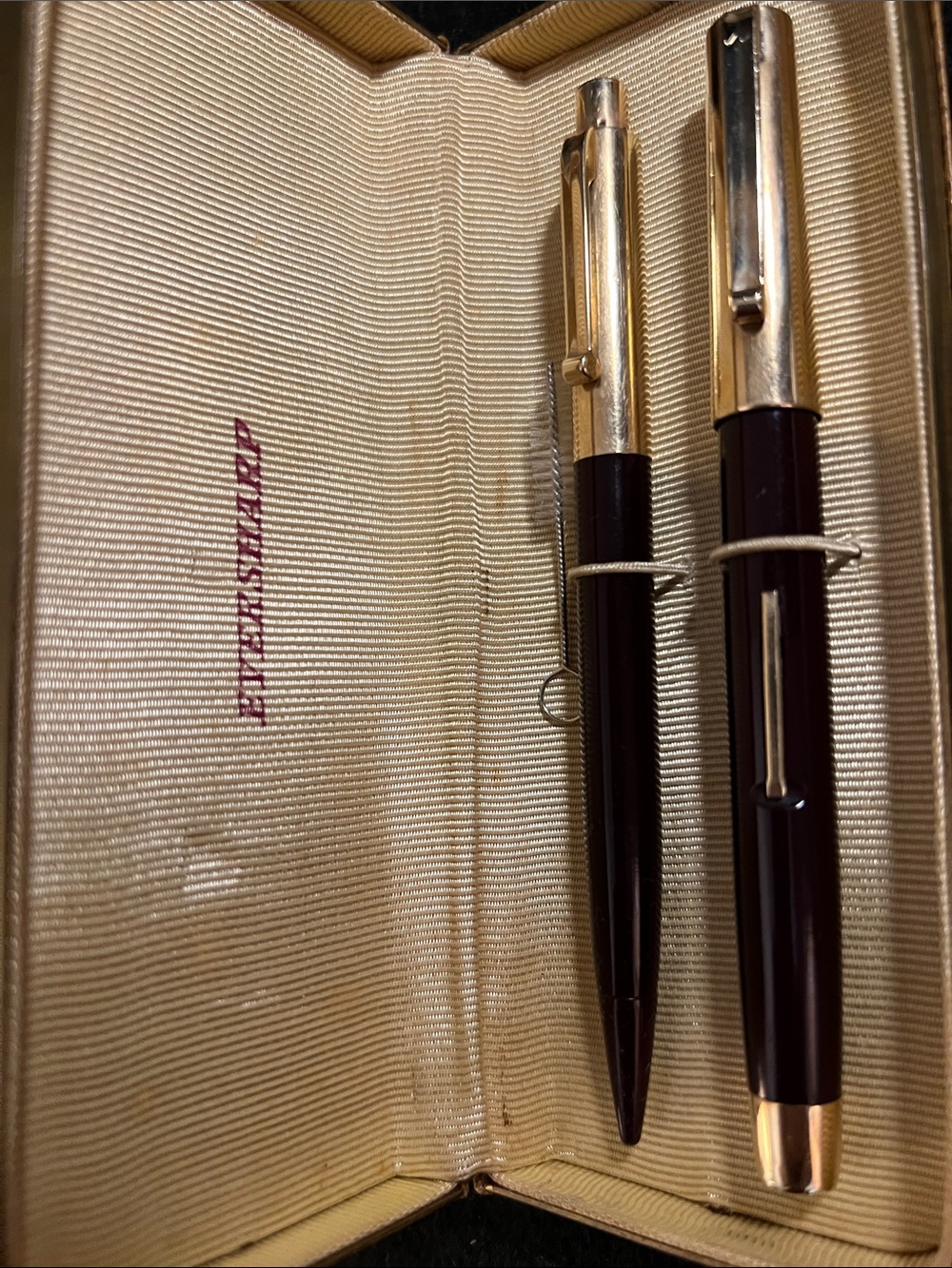 Vintage 1940’s Eversharp Fifth Avenue Fountain Pen & Pencil with 14k Gold Caps.